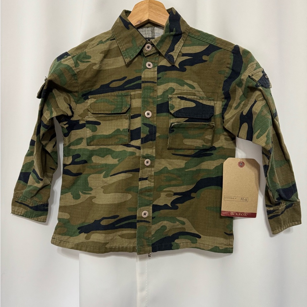 A.P.C. Boys Green Camo Kids Button Down Shirt Size:‎ Medium